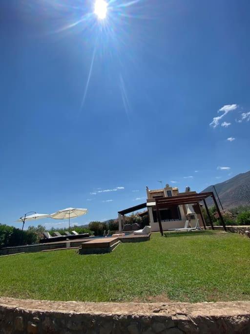 Georges Villa Galaxidi, Family, Pool And Garden Екстер'єр фото