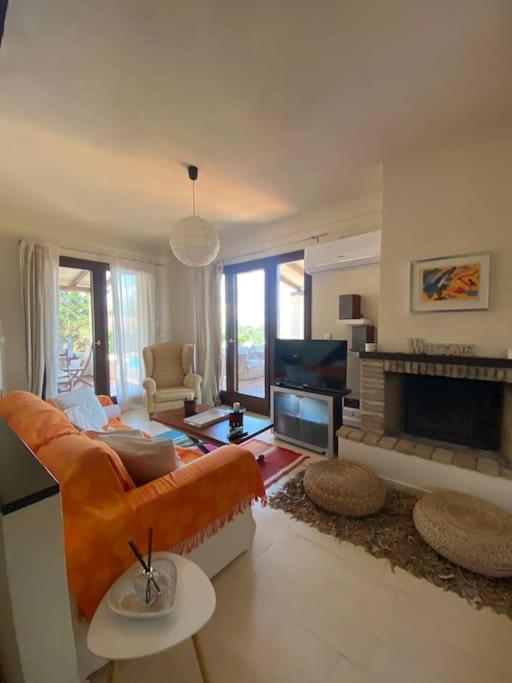 Georges Villa Galaxidi, Family, Pool And Garden Екстер'єр фото