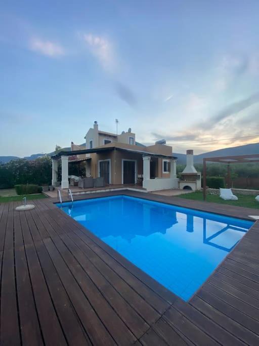 Georges Villa Galaxidi, Family, Pool And Garden Екстер'єр фото