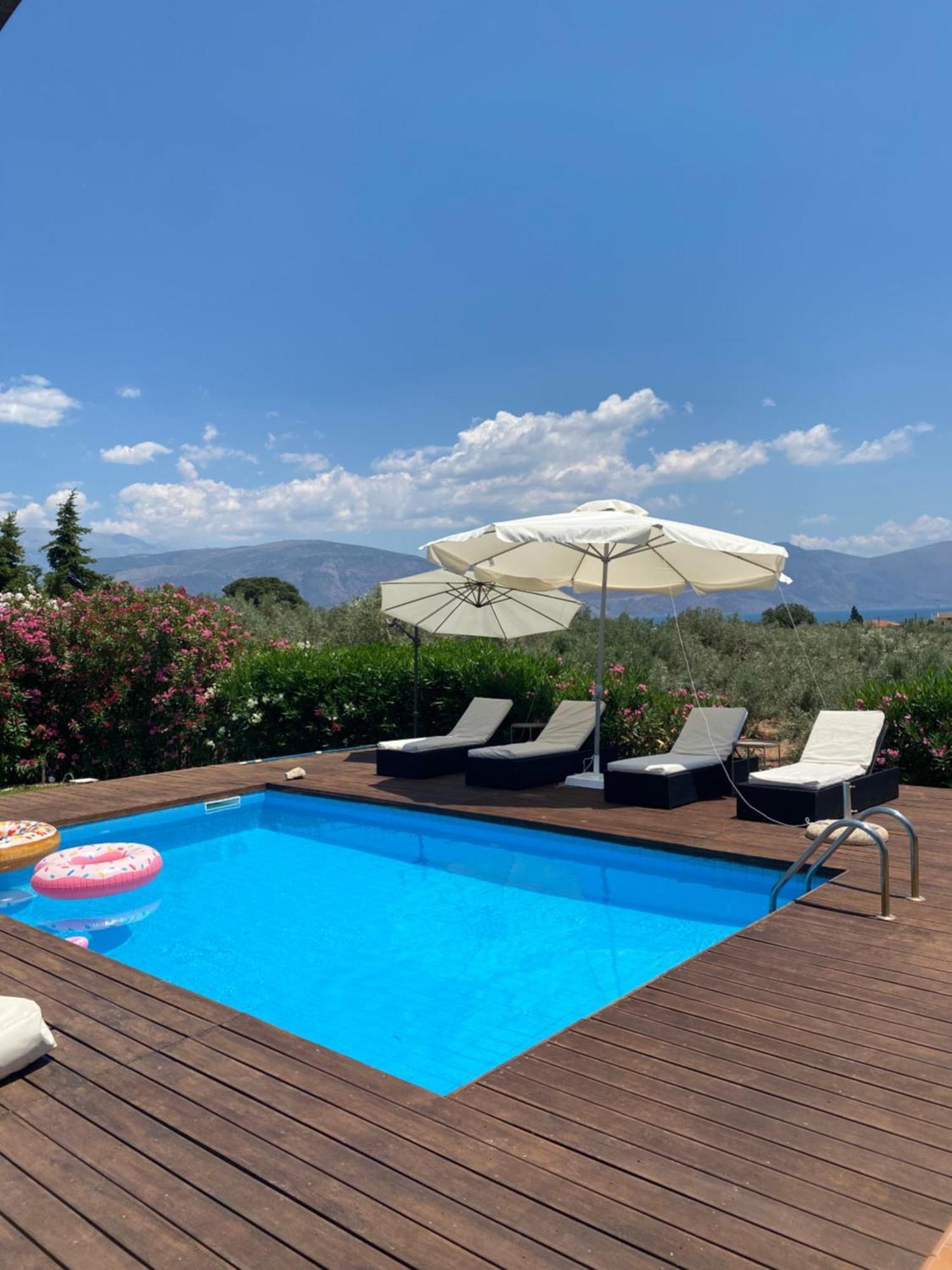 Georges Villa Galaxidi, Family, Pool And Garden Екстер'єр фото